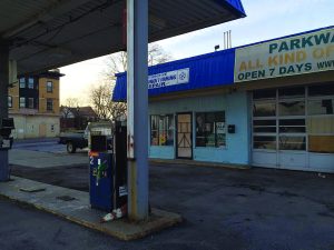 US gas station shuttered; new Seneca gas station saves 41 cents/gallon taxes.