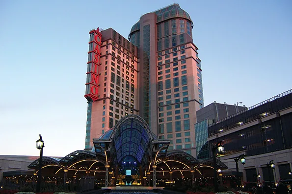New Train, Casino Entertainment Complex For Niagara Falls (Ont.)
