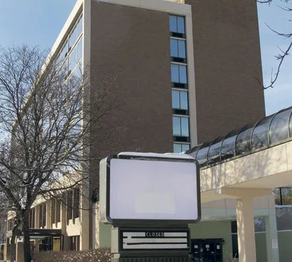 Hamister fails to open hotel in  Jamestown as well as Niagara Falls