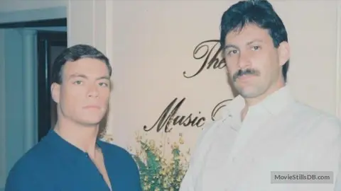 Frank Dux Speaks to the Reporter on Self Defense, 2nd Amendment, Niagara Falls