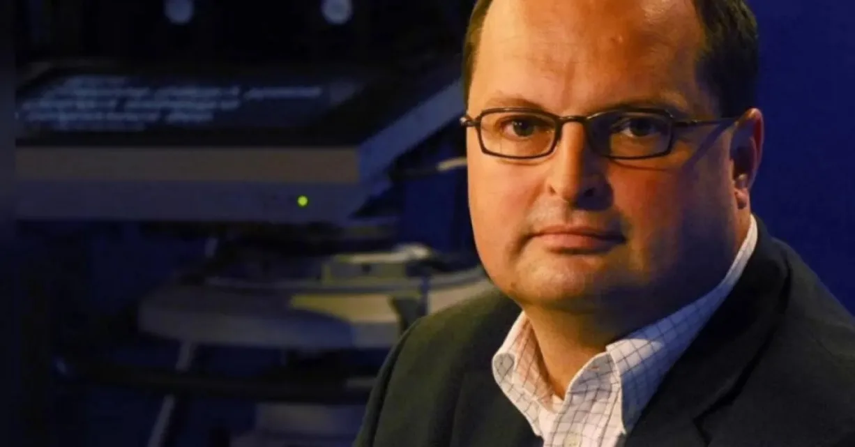 VÍTEK MOVED HIS MONEY WHILE THE COURT SAID FREEZE