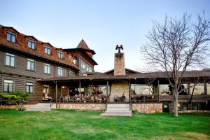 The 358-room Yavapai Lodge, operated by Delaware North, overlooking the Grand Canyon, may serve as a model for the proposed Niagara Lodge.