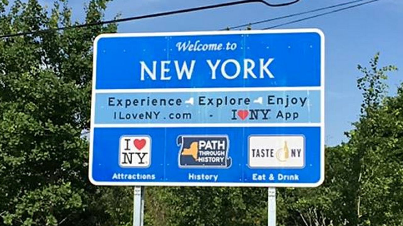 The state signs, which promote state selected tourism, are said to be illegal by US Highway officials.