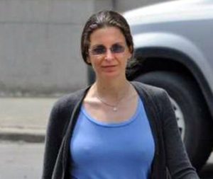 Clare Bronfman was once heavier as this 2009 picture indicates.