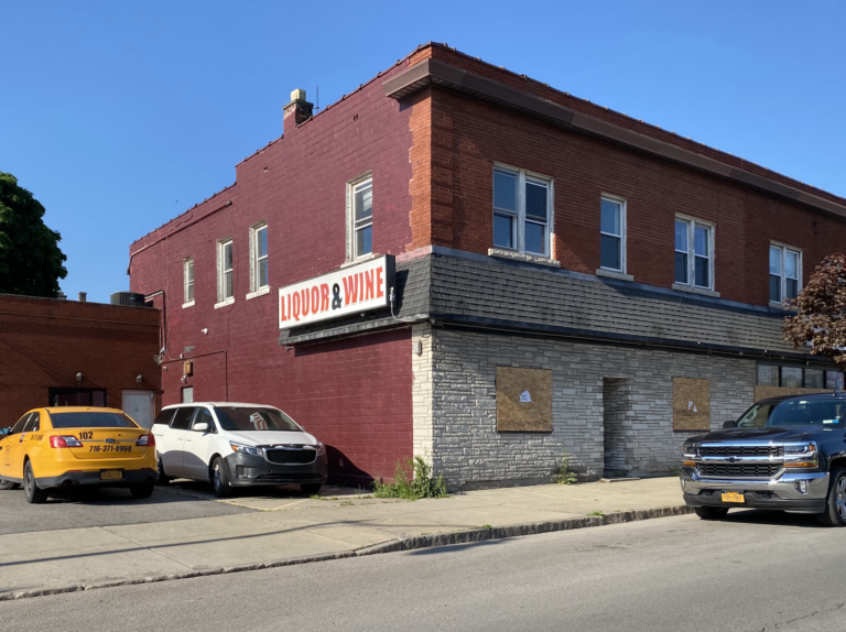 PHOTO GALLERY Pine Avenue Businesses Boarded Up in Niagara Falls The